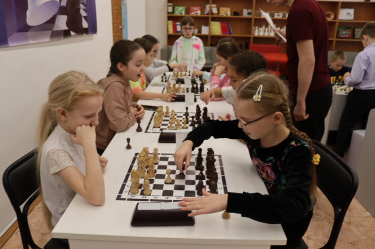 Состоялся школьный турнир по шахматам среди обучающихся 2-4 классов, посвященный празднованию Дня народного единства.